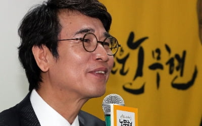 유시민 "출마 의사 있으면 이런 식으로 안해…대선후보순위 내려가 다행"