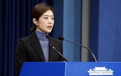 고민정, 조국·조현옥 사퇴론에 "자리 던지는 게 능사일까 의문"