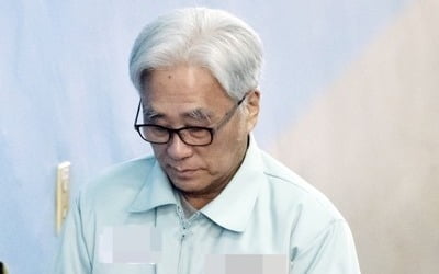 '극단원 성추행' 이윤택 2심 징역 7년…"꿈과 희망 짓밟아"