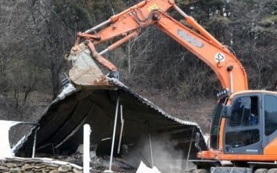 '사라지는 정든 보금자리'…강원 산불피해 주택 철거 시작