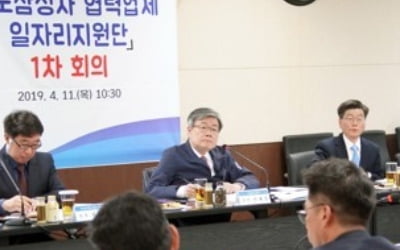 "가동 중단" vs "고강도 파업"…르노삼성차 노사 맞불 대치