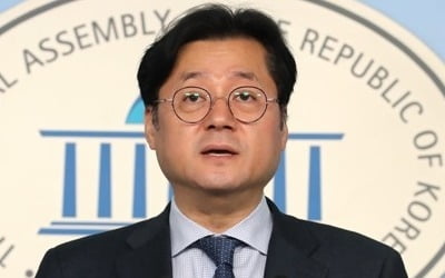 與 "이미선 주식거래 문제없다" vs 野2당 "이해충돌·부당거래"