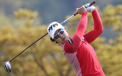 조정민, KLPGA 투어 셀트리온 대회 이틀 연속 선두