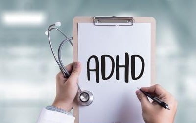 "학령 전 잦은 스크린 노출, ADHD 위험↑"