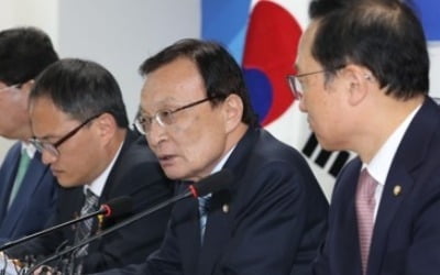 민주 "장외투쟁 말고 협상테이블 나와라"…한국당 역으로 '압박'