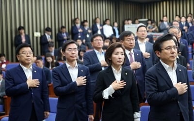 한국당, 닷새째 '원천 봉쇄'…"패스트트랙 독재 막겠다"