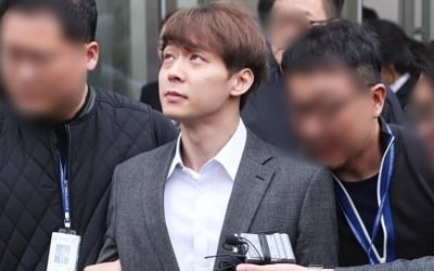 박유천 마약 투약 인정하자 변호사도 "손뗀다"