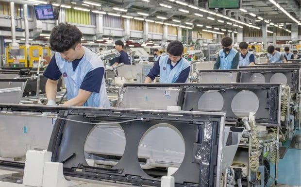 "바쁘다 바빠"…삼성전자, '무풍에어컨' 생산라인 풀가동
