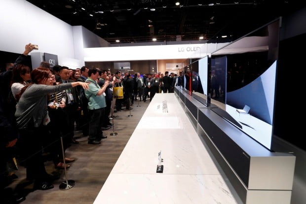 "OLED 투자 대형 중심 성장…삼성전자, 2021년 OLED TV 출시할 듯"