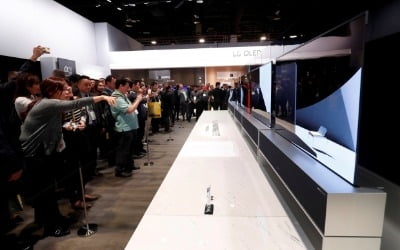 "OLED 투자 대형 중심 성장…삼성전자, 2021년 OLED TV 출시할 듯"