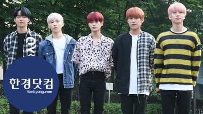 [HK영상] AB6IX, 완전체로 나서는 첫 출근길…'멋지다~멋져~' (뮤직뱅크 출근길)