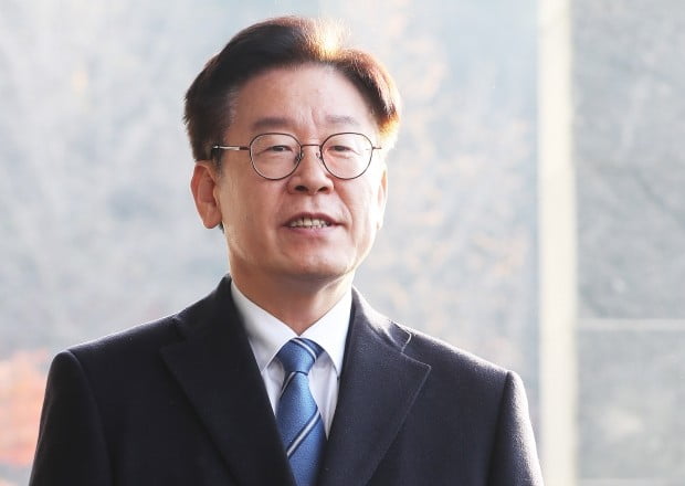 이재명 경기지사, 16일 1심 판결…도지사직 지킬지 주목