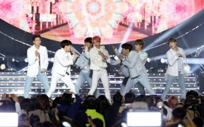 방탄소년단, '작은 것들을 위한 시' 뮤비 3억뷰 돌파