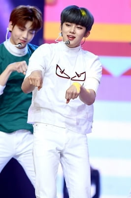 [포토] TXT 연준, '귀여운 미소~'