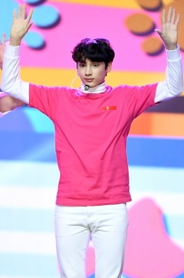 [포토] TXT 휴닝카이, '무대 위에서 멋지게~'