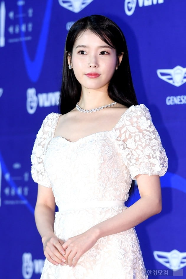 [포토] 아이유, '오늘은 여신 느낌'(2019 백상예술대상)