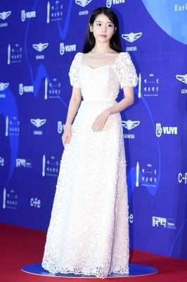 [포토] 아이유, '순백의 여신 자태'(2019 백상예술대상)