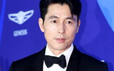 정우성, 故 노무현 전 대통령 10주기 추모 "새로운 노무현"