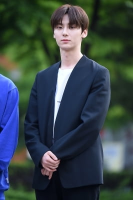 [포토] 뉴이스트 민현, '부정할 수 없는 잘생김'