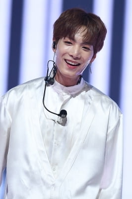 [포토] 뉴이스트 JR, '미소가 멋진 남자'