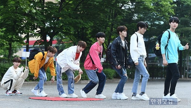 [포토] 타겟, '출근길 포즈는 인류의 진화'