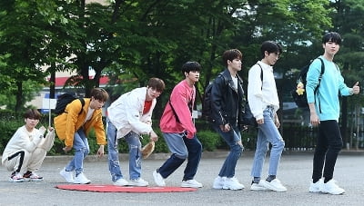 [포토] 타겟, '출근길 포즈는 인류의 진화'