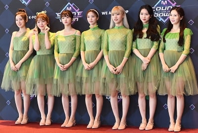 [포토] 오마이걸, '숲의 요정처럼 사랑스럽게~'