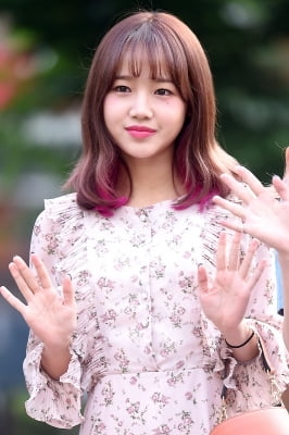 [포토] 위키미키 최유정, '돋보이는 깜찍 미모~'