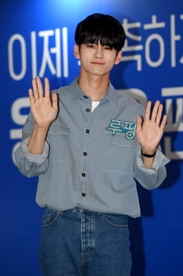 [포토] 옹성우, '시선 루팡 잘생김'