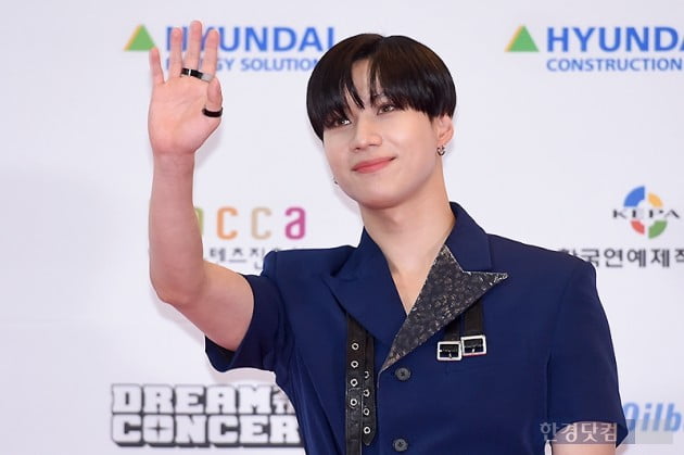 [포토] 태민, '팬들 향한 부드러운 손인사~' (2019 드림콘서트)