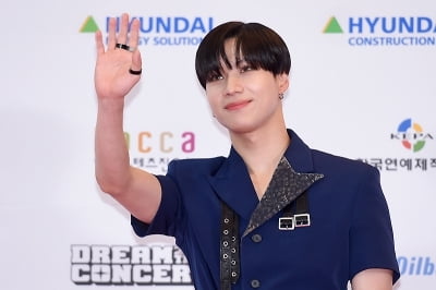  태민, '팬들 향한 부드러운 손인사~' (2019 드림콘서트)