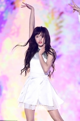 [포토] 오마이걸 유아, '눈 뗄 수 없는 아름다움' (2019 드림콘서트)