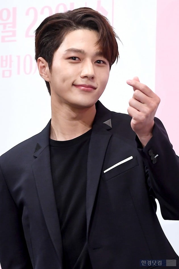 [포토] 김명수, '심쿵 아이컨택~'