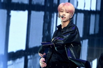 [포토] AB6IX 김동현, '신명나는 무대'