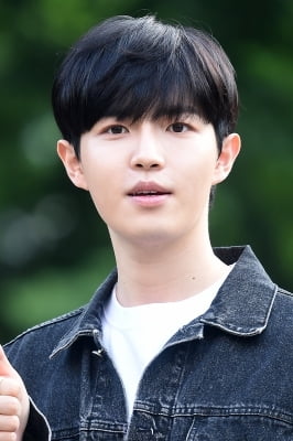 [포토] 김재환, '심쿵 아이컨택~'