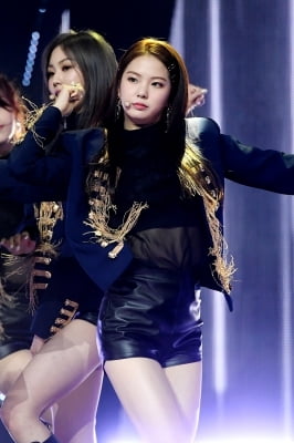 [포토] CLC 최유진, '군살 찾을 수 없는 몸매'