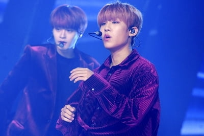 [포토] AB6IX 박우진, '섹시한 눈빛~'