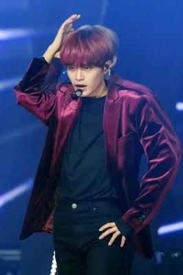  AB6IX 이대휘, '보랏빛 남자'