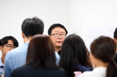 [포토] 유람선 침몰 브리핑 하는 참좋은 여행사 이상무 전무