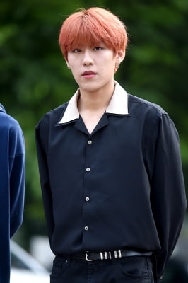 [포토] AB6IX 박우진, '오늘도 귀여운 박참새'