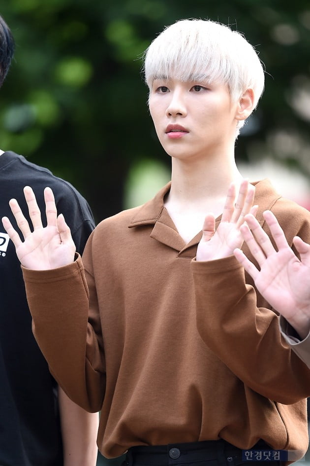 [포토] AB6IX 전웅, '눈길 사로잡는 멋진 모습'