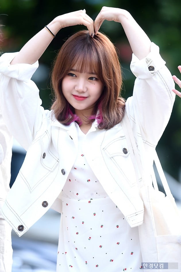 [포토] 위키미키 최유정, '사랑스럽게 하트~'