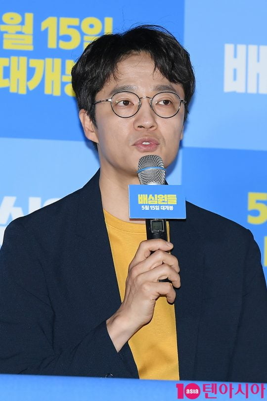 배우 조한철이 2일 오후 서울 용산CGV 아이파크몰에서 열린 영화 ‘배심원들’ 언론시사회에 참석해 인사말을 하고 있다.