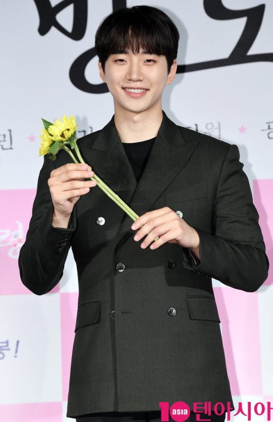 배우 이준호가 14일 오전 서울 중구 을지로 메가박스 동대문에서 열린 영화 ‘기방도령’ 제작보고회에 참석하고 있다.