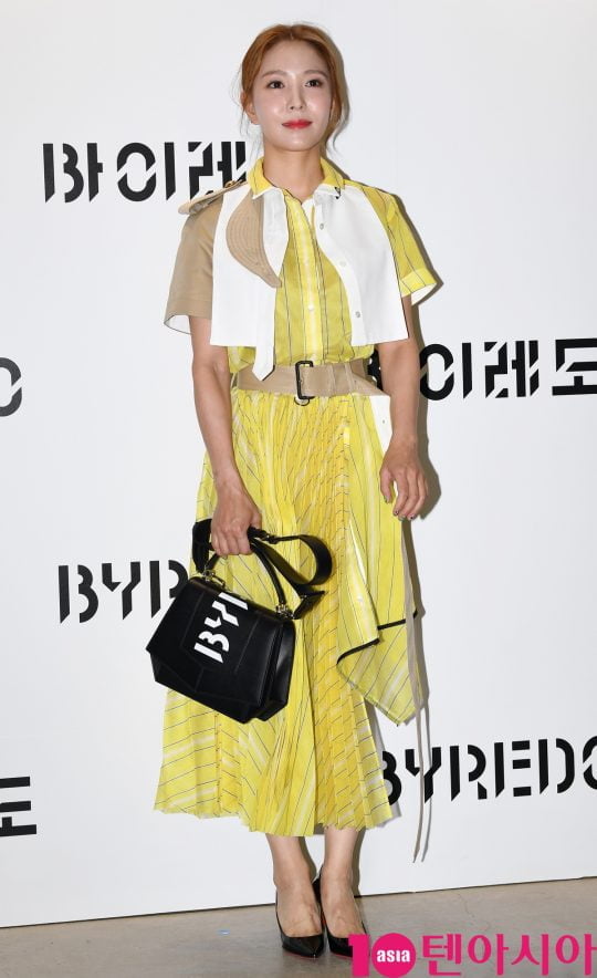 가수 보아가 21일 오후 서울 신사동 애슐린 갤러리에서 열린 바이레도의 포토콜 행사에 참석하고 있다.
