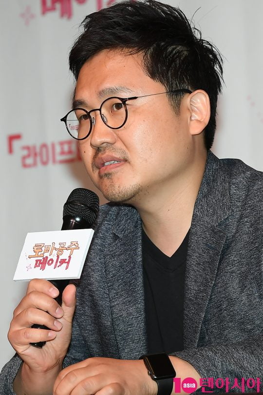 정명진 PD가 29일 오후 서울 도화동 베스트웨스턴가든호텔에서 열린 라이프타임 웹예능 ‘솔비의 로마공주 메이커’ 제작발표회에 참석해 인사말을 하고 있다.