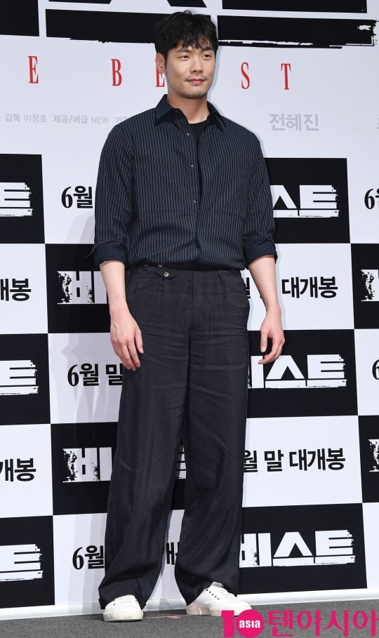 배우 최다니엘이 30일 오전 서울 신사동 압구정 CGV에서 열린 영화 ‘비스트’ 제작보고회에 참석하고 있다.