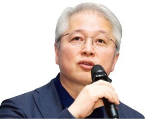 "삼성과 붙어보자"…LG, 초대형 TV 승부수