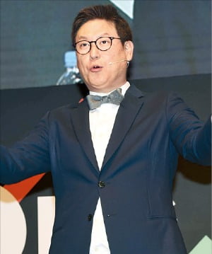 데니스 홍 UCLA 교수 
