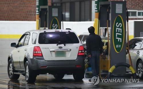 유류세 인하폭 축소 첫날 전국 기름값 1500원 눈앞